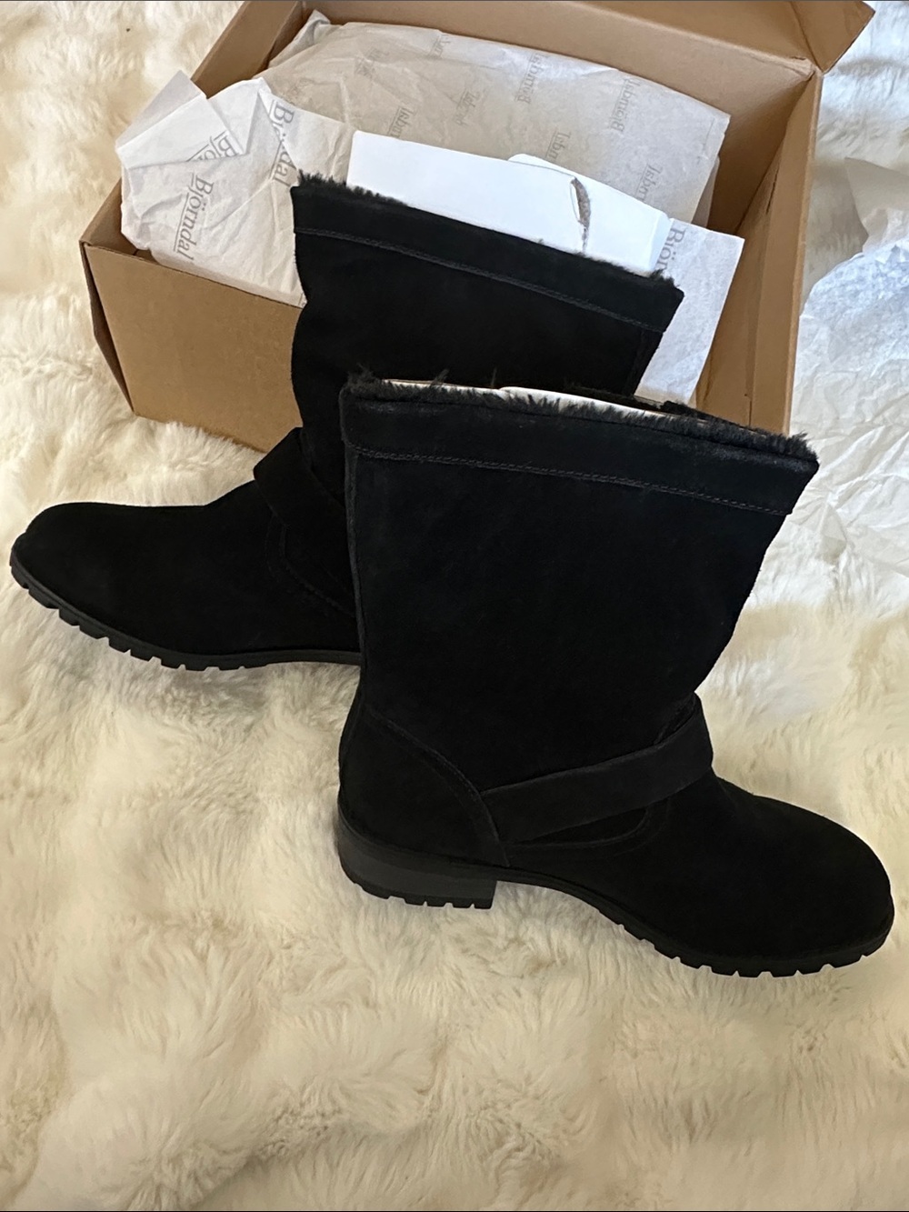 Bjorndal Black Suede Shearling-Trim Buckle Winter Boots - Picture 2 of 3